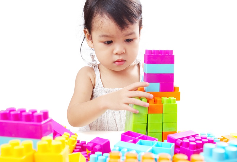 Fakt ist: Mit sauberem Spielzeug spielt es sich deutlich besser und auch die Eltern können beruhigt sein, wenn sich die Kids voller Inbrunst Ihren Lego®-Steinen widmen. (#04)