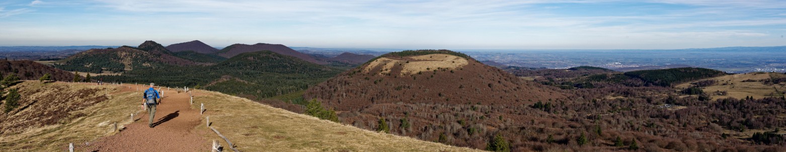 Die Auvergne-zählt zu ihren besonderen Sehenswürdigkeiten zu recht das Naturschutzgebiet "Vulcania" auf dem Puy-de-Pariou. (#4)