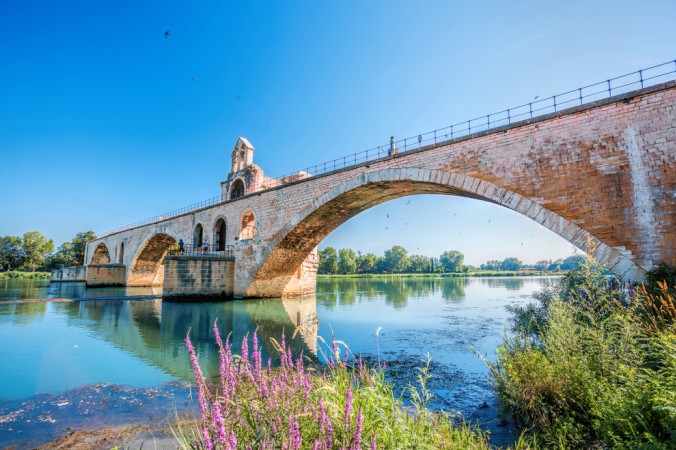 Eine Sehenswürdigkeit die man gesehen haben muss ist die wunderschöne Brücke in Avignon - nicht umsonst ein UNESCO Weltkulturrbe. (#1)