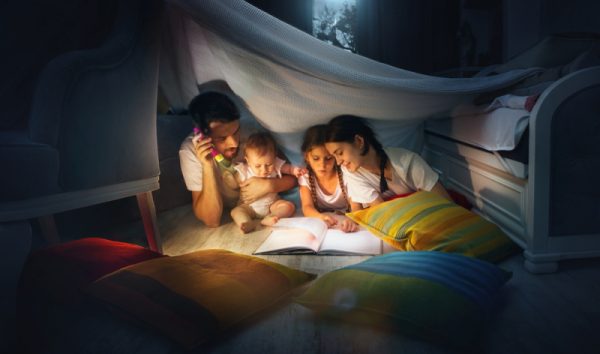 Baby schreit abends: 3 Ideen, die helfen