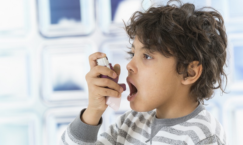 Die KASK ist eine weitere Kommission, die die Gesundheit der Kinder und Jugendlichen durch die Prüfung der Arzneimittelsicherheit schützen soll. ( Foto: Shutterstock- _JPC-PROD )