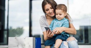 Das erste Smartphone für Kinder: Das richtige Alter und Tipps für Eltern ( Foto: Shutterstock-Zadorozhna Natalia )