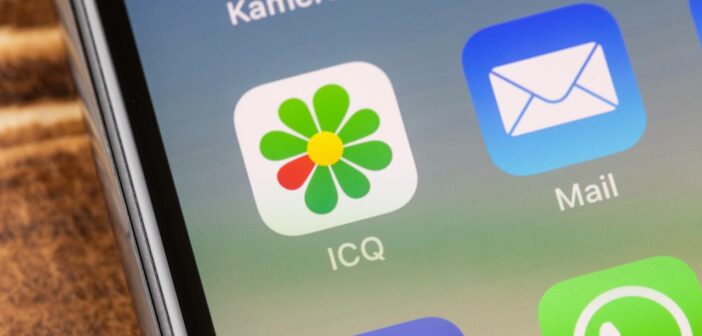 Die ICQ-Oberfläche war klar strukturiert und erlaubte es Nutzern, in Echtzeit miteinander zu kommunizieren. (Foto: AdobeStock-295288421 Nicole Lienemann)