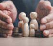 Kosten im Fokus: Das Familienbudget im Griff haben (Foto: AdobeStock - Take Production - 1311454746)