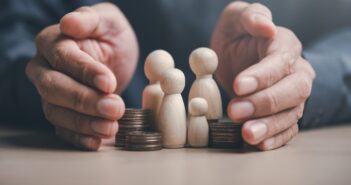 Kosten im Fokus: Das Familienbudget im Griff haben (Foto: AdobeStock - Take Production - 1311454746)
