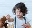Gebrauchtes Spielzeug: Nachhaltig, aber auf Schadstoffe (Foto: VZ NRW/adpic)