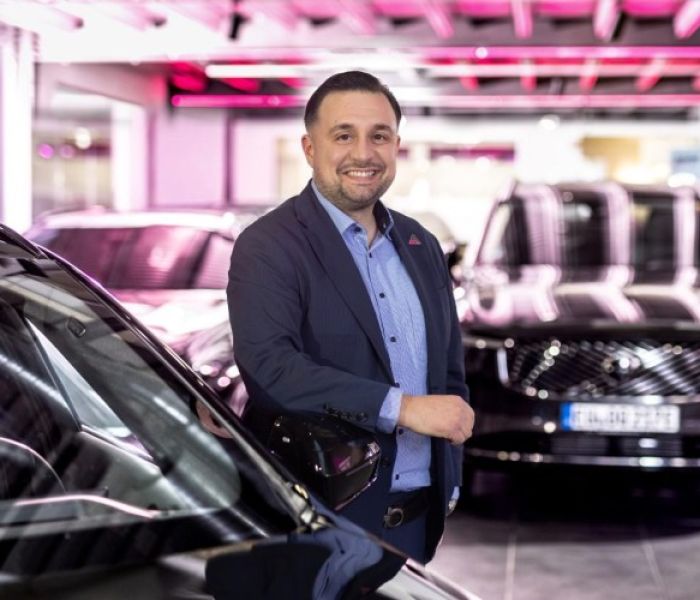 Tolgahan Toktas, Senior Area Manager f&uuml;r die Stationen Hamburg (Foto: Arndt Automobile GmbH)