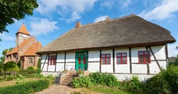 Historische Bildung: Das Schulmuseum in Middelhagen entführt Besucher in vergangene (Foto: Ostseeappartements Rügen)