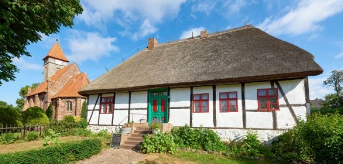 Historische Bildung: Das Schulmuseum in Middelhagen entführt Besucher in vergangene (Foto: Ostseeappartements Rügen)