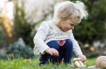 Holz-, Plastik- oder Stoffspielzeug? Wir erklären die Vor- und Nachteile für dein Kind (Foto: AdobeStock - Kristin Gründler - 337100903)